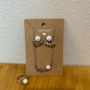 Pearl necklace set
